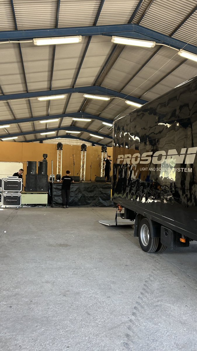 DeTalavan's tweet photo. Montando el sonido, 
todo en proceso…
El chocolate y los bizcochitos …

¡Estamos preparadas!
@TributoExtremo @cextremadura 
#Talaván — https://t.co/URcJE77aS4