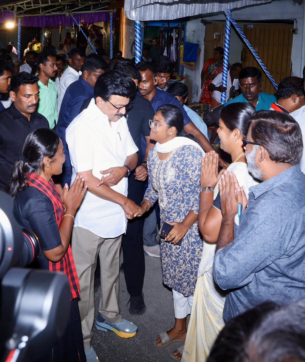 mkstalin's tweet photo. 🌄 தி.மு.க.வின் இளம் வேட்பாளர் மருத்துவர் கோகிலாமணி அவர்கள் அவிநாசி தொகுதியில் பெறும் வெற்றி, இந்த மு.க. ஸ்டாலினின் வெற்றி!

🌄 தலைவர் கலைஞரின் சமூகநீதிச் சட்டத்தால் மருத்துவர் ஆன டாக்டர் கோகிலாமணி அவர்களைச் சட்டமன்ற உறுப்பினராக்க உடன்பிறப்புகள் முழு உழைப்பைச் செலுத்துவோம்!

🌄 எளிய பின்னணியில் இருந்து வரும் இளைஞர்களின் வெற்றிதான், நம் வெற்றி - தி.மு.க.வின் வெற்றி - தமிழ்நாட்டின் வெற்றி!

#AvinashiWithDMK #VoteForDMK #வெல்வோம்_ஒன்றாக!