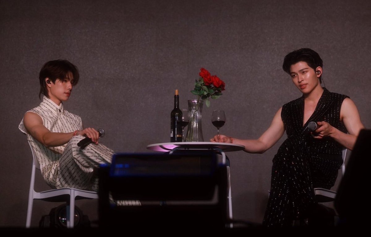 ชอบรูปนี้ ดูมี story แบบเป็นไรรึป่าว โกดไรก็พูด นี่แคร์มากนะ555555555555555555