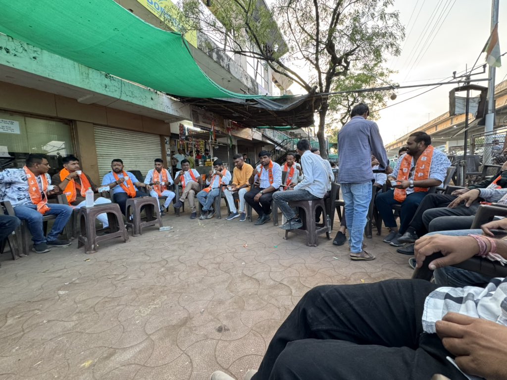 isunnyshah's tweet image. 📍 ડીસા વિધાનસભા, બનાસકાંઠા 

ખાટલા બેઠક, ચાય પે ચર્ચા , હરઘર સંપર્ક ઘર ઘર સંપર્ક. 

#yuva4vikas
#bjym
#Banskantha

@drhemangjoshimp