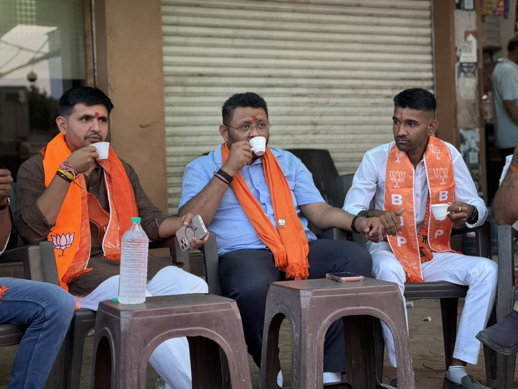 isunnyshah's tweet image. 📍 ડીસા વિધાનસભા, બનાસકાંઠા 

ખાટલા બેઠક, ચાય પે ચર્ચા , હરઘર સંપર્ક ઘર ઘર સંપર્ક. 

#yuva4vikas
#bjym
#Banskantha

@drhemangjoshimp