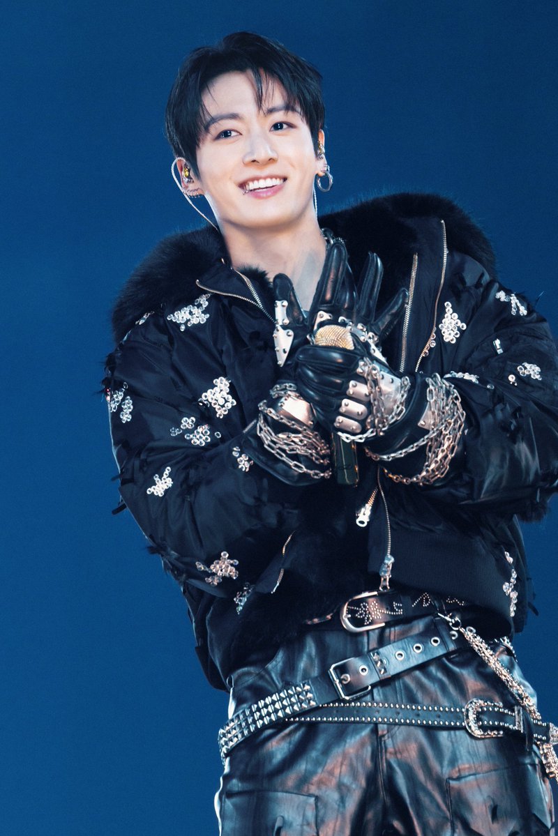 oricon's tweet image. 『BTS WORLD TOUR 'ARIRANG' IN JAPAN』
＠東京ドーム

BTS、7年ぶり日本公演
「会いたかったです」

東京ドーム計11万人熱狂🔥

🔻ライブレポート＆ソロカット📸
oricon.co.jp/news/2449816/f…

#BTS
#BTS_WORLDTOUR_ARIRANG
#BTS_WORLDTOUR_ARIRANG_JAPAN