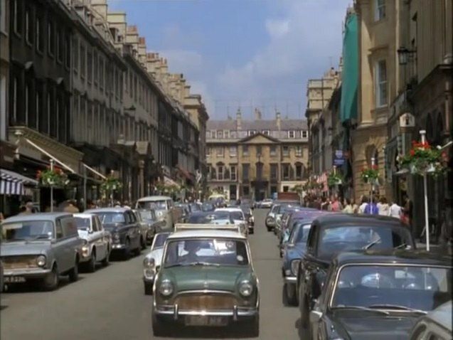 TalkingPicsTV's tweet image. A 60s look at British towns and cities dealing with the impact of traffic .
LOOK AT LIFE: THE CITY'S FOR LIVING IN (1968) at 6:45pm on #TPTV featuring #Bath and #Norwich