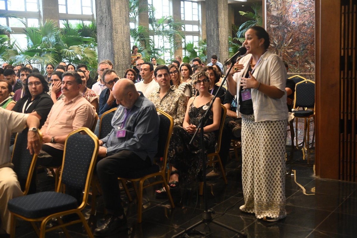 PresidenciaCuba's tweet image. 🇨🇺| Defiendan a #Cuba, invitó este viernes el Presidente @DiazCanelB a participantes de la V edición del Coloquio Internacional Patria, porque ustede saben y sienten, dijo, que la Isla representa mucho para quienes creen que un mundo mejor es posible.

📎| presidencia.gob.cu/es/noticias/di…