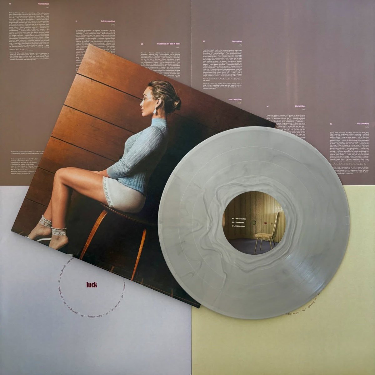 HilaryDuffChart's tweet image. 💿 Happy Record Store Day #TeamDuff! 

Were you able to secure a copy of Hilary Duff’s (Mine) Collection on vinyl?

Share your pics with us! 👇