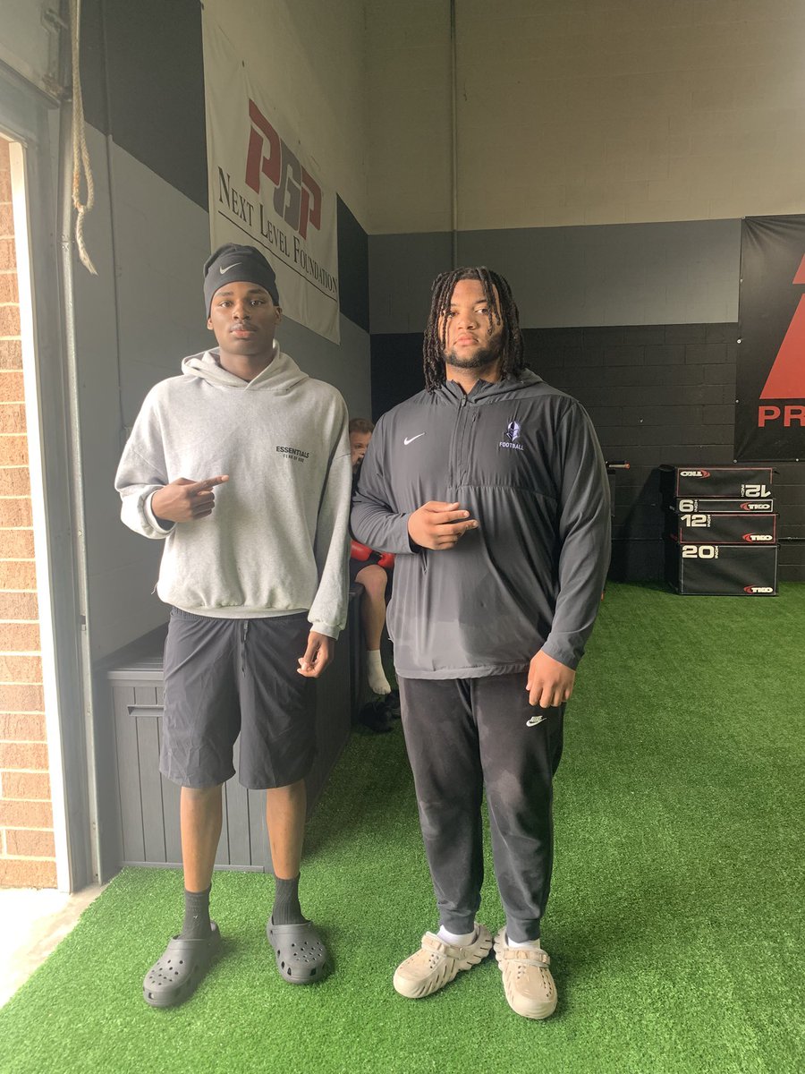 Early Morning Session with bro <a href="/2028dashun/">Dashun williams</a>! 2 dogs in the trenches! Coaches check us out we won’t disappoint!
<a href="/HobanFootball/">Hoban Football</a> <a href="/DgrayCle/">Dgray</a> <a href="/alston_darrius/">Darrius Alston</a> <a href="/JacobMcNeil53/">Jacob McNeil</a>
