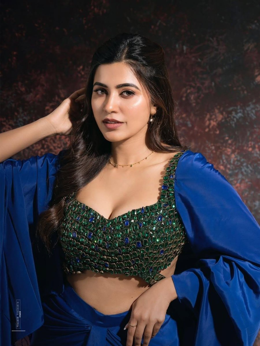 itz_gunal's tweet image. Proof that elegance is the only beauty that never fades. ✨

@AnjuKurian10 That smile, that style! 😍💙

#Elegance #BeautyInBlue