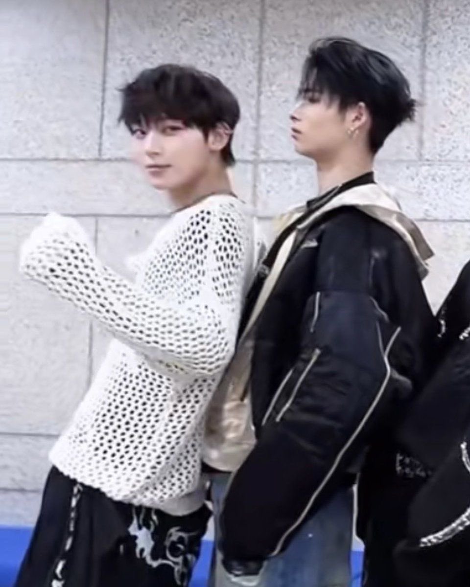 LUCKY 떠누렁이🍑 tweet media