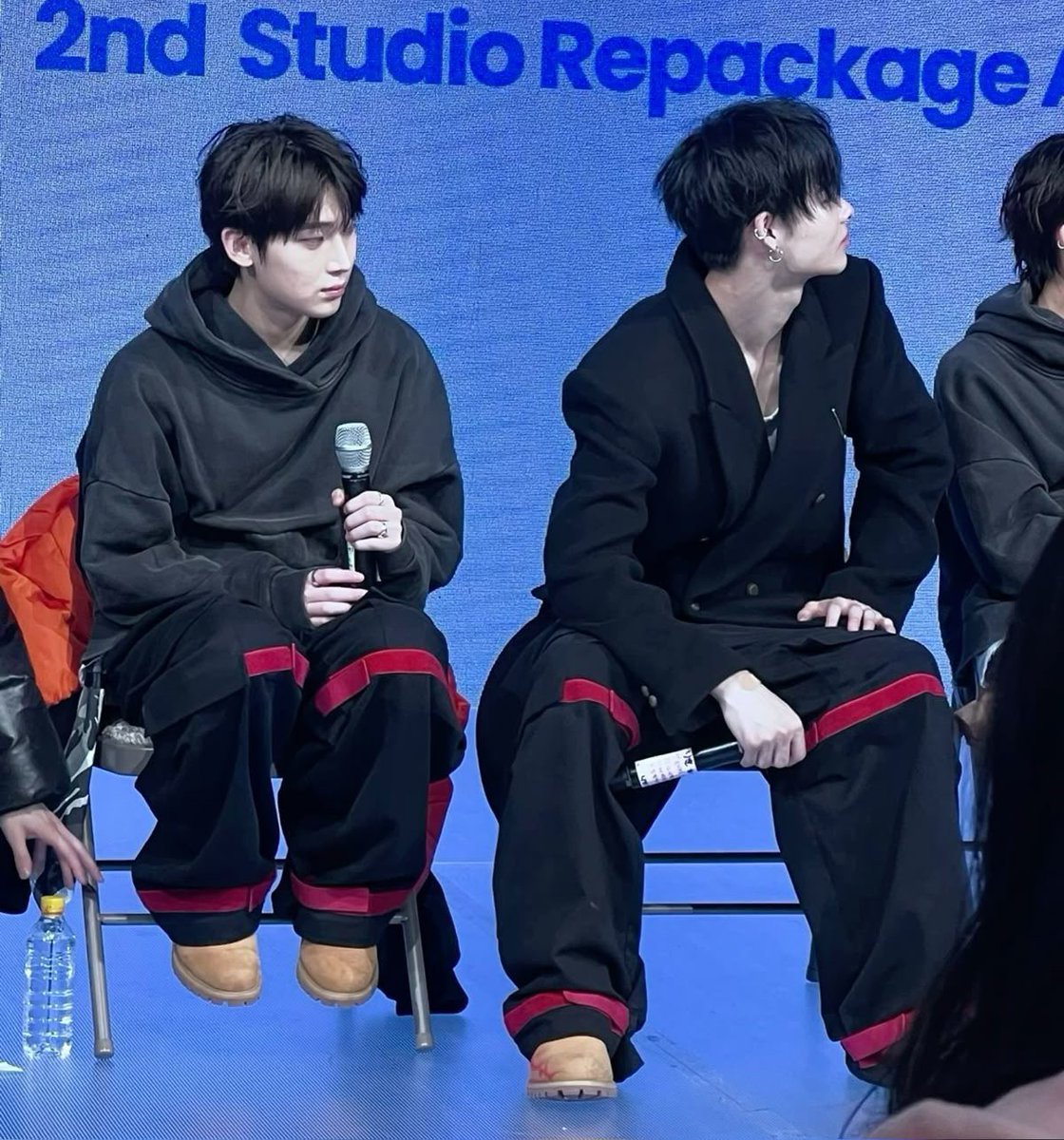 LUCKY 떠누렁이🍑 tweet media