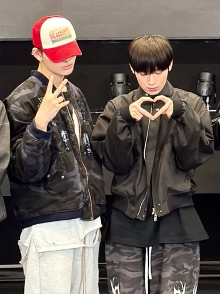 LUCKY 떠누렁이🍑 tweet media