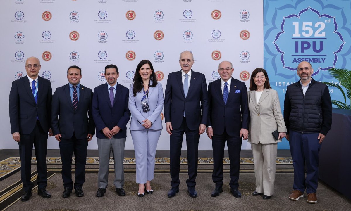 Me reuní con el Presidente de la Gran Asamblea Nacional de Turquía, <a href="/NumanKurtulmus/">Numan Kurtulmuş</a>, en Estambul, Turquía, en el marco de la 152ª Asamblea de la Unión Interparlamentaria (UIP).

Coincidimos en la importancia de fortalecer la relación bilateral y avanzar, desde el diálogo y la