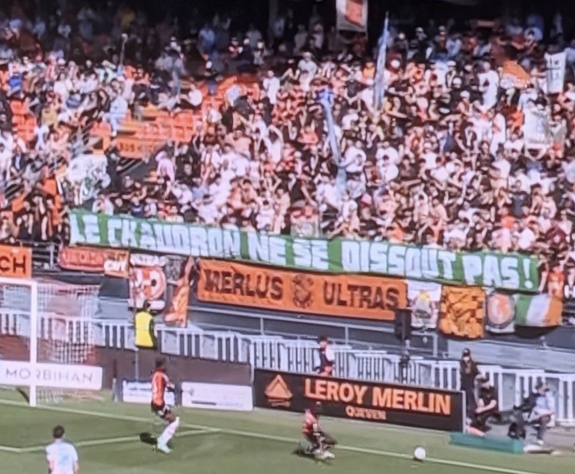 Merci aux Merlus Ultras 🙏 #FCLOM