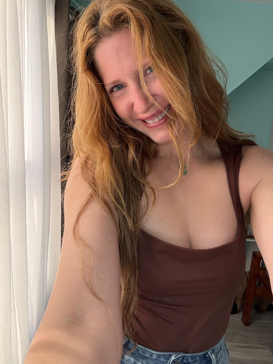 BecEmBlooming2's tweet image. Brown is my favorite color 🤎

#redhead #beauty #smile #countrygirl #nomakeup