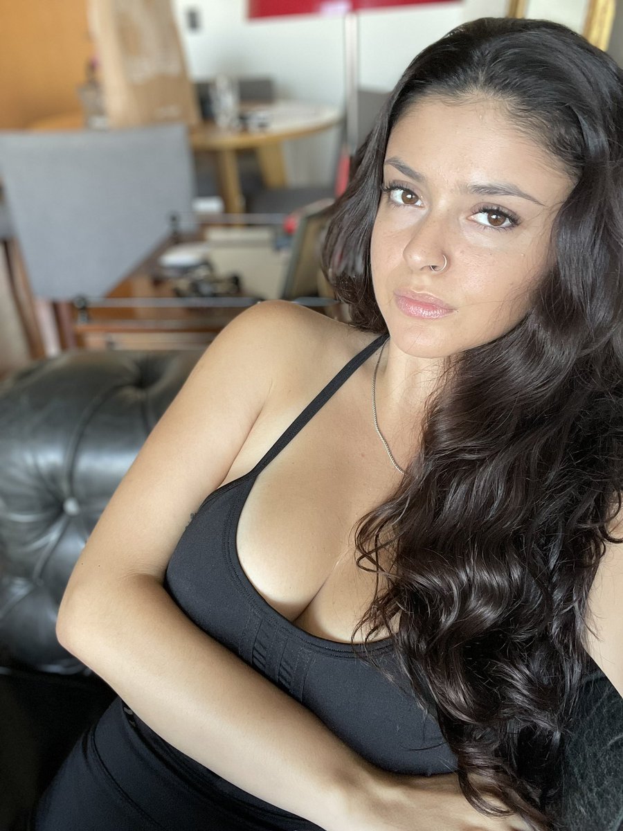 𝙄𝙧𝙞𝙨 🩷 tweet media