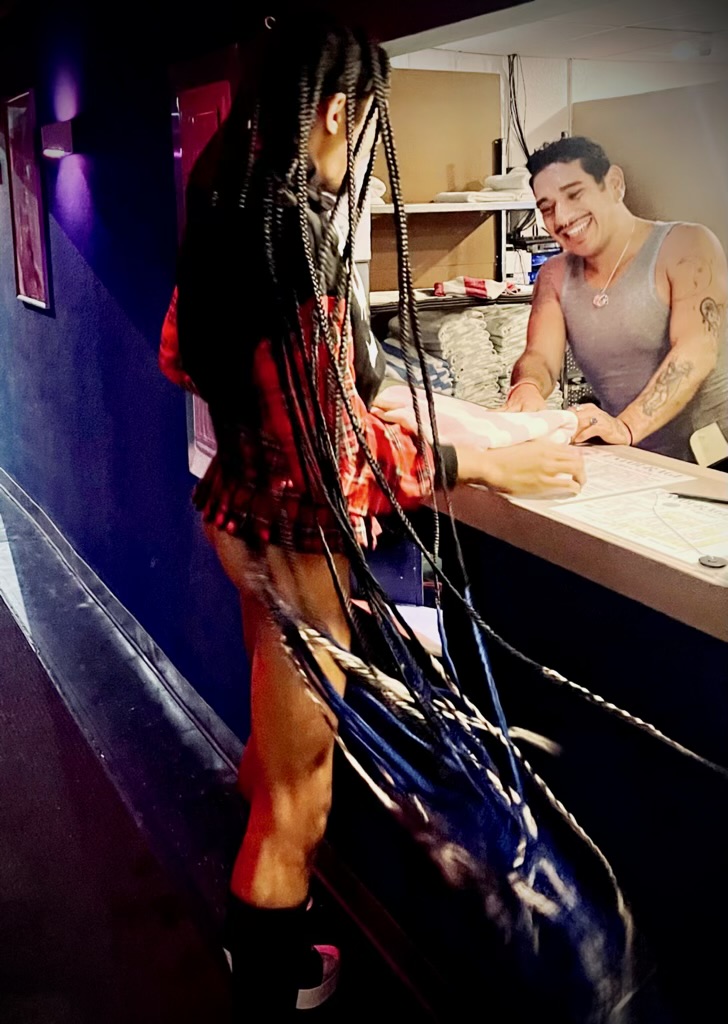 It's Saturday...Entourage Spa is the place to be!
vegasgayspa.com
#EntourageSpa
#GaySpaLasVegas
#TheONLYAllGayMaleSpaLasVegas
#EntourageGayMensSpa
#WeCanHost #MoreAmenitiesLessPrice #MoreRoomsLessPrice #EntourageGaySpaLasVegas #GaySpaLasVegas