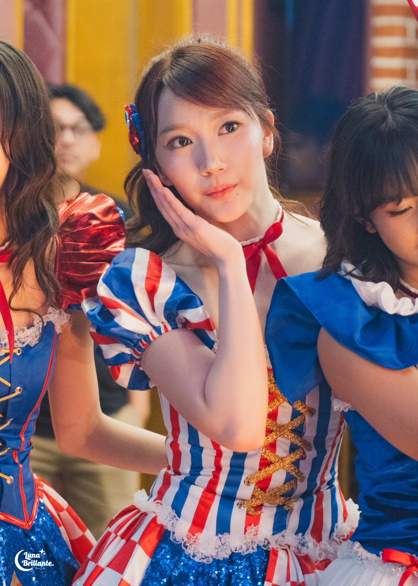 Luna Brillante. tweet media