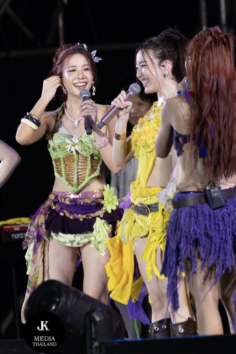 JKmediaTH's tweet photo. สาวๆ4eve. งาน พัทยาสงกรานต์วันไหล 2026 (MONOMAX x พัทยา) จัดขึ้นระหว่างวันที่ 17 เมษายน 69ทึ่ผ่านมา   ณ ชายหาดพัทยากลาง เที่ยงวันถึงเที่ยงคืน #MONOMAXวันไหลพัทยา2026x4EVE
#MONOMAXวันไหลพัทยา2026 #วันไหลพัทยา
#4EVE #XOXOentertainment https://t.co/YUkKbIiwM7