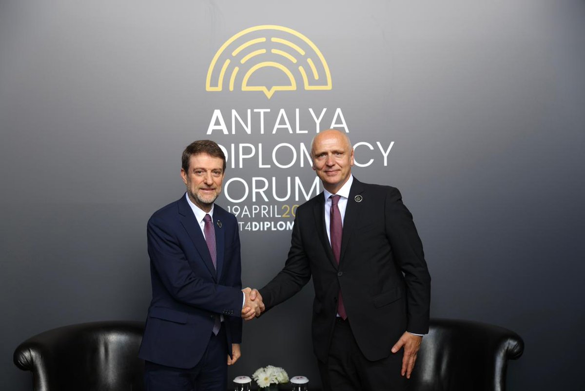 HoxhaFer's tweet image. While in #Antalya, in the framework of #ADF2026, I had a very fruitful meeting with the Secretary General of the Regional Cooperation Council, Amer Kapetanovic @amer_kap.

I emphasized the #RCC’s important contribution to strengthening regional cooperation as a vital tool for