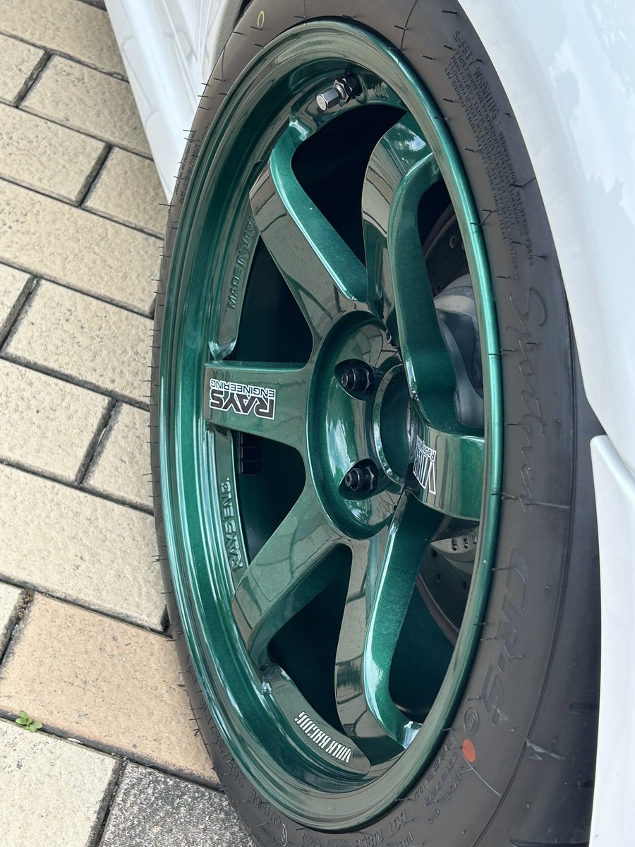 りょーすけ tweet media