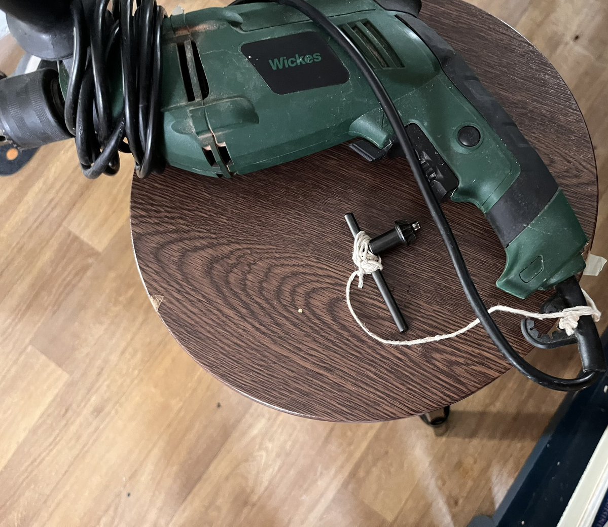 DanMasterton's tweet image. They call them “life hacks”.

I call them common sense.

#lifehacks #commonsense