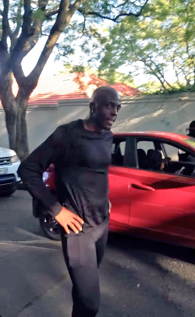 BlueAiva #saka #femaledj tweet media