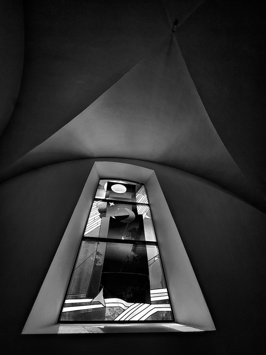 Drabbles153's tweet image. #NFTkaltenstein #kaltenstein #Window #monochrome