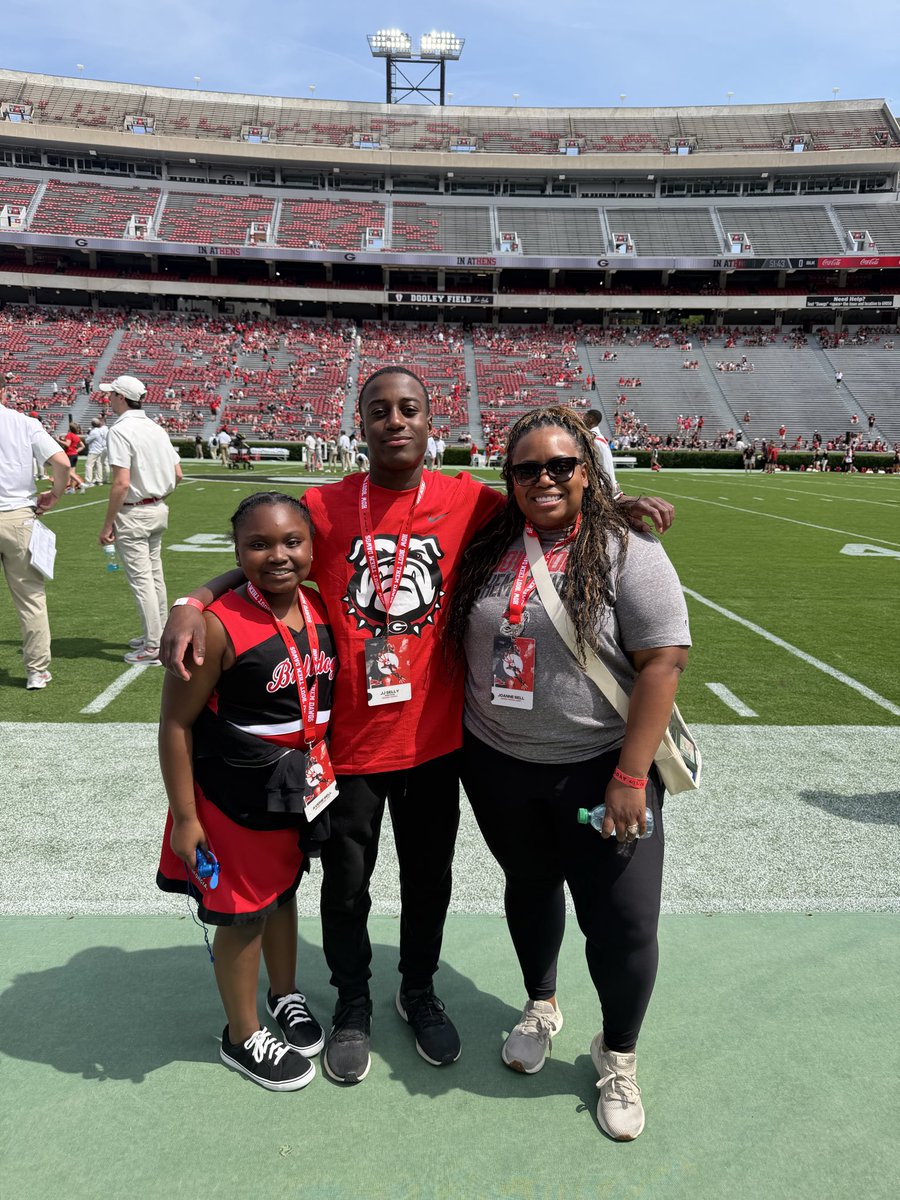 jj_sellyIII's tweet photo. I am thankful for the opportunity to attend the @GeorgiaFootball spring game today. I am thankful for the opportunity to meet amazing coaches and players. I look forward to keeping in touch and visiting UGA again in the future. @RidgeRecruits @MikeCollins05 @KirbySmartUGA @RustyMansell_ @ChadSimmons_ @RecruitGeorgia @247recruiting @On3 @Its_CoachJD @borntocompete @Rivals_Recruits