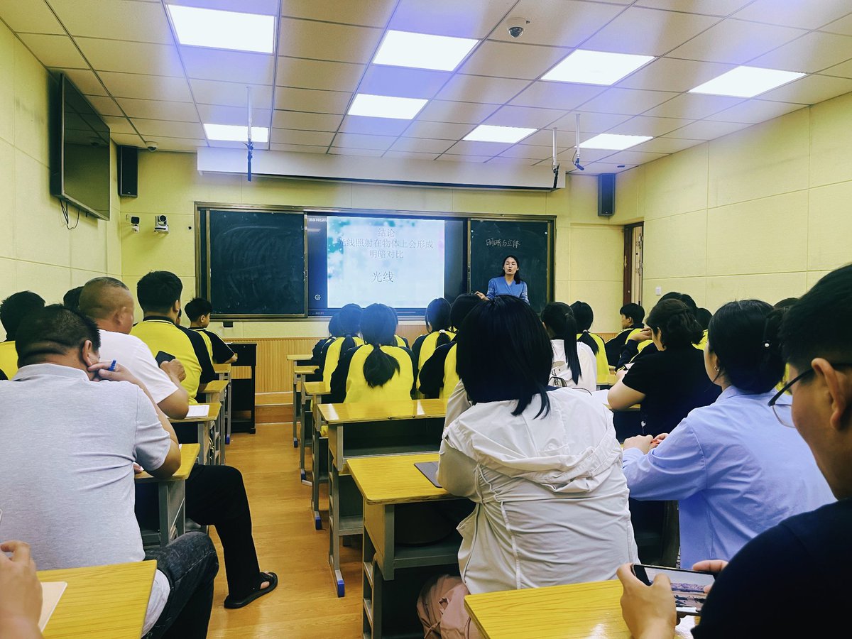 UikeyLukes23694's tweet image. New semester, new goals!  Dive into fresh adventures, meet new friends, and grow more than ever—your next chapter starts now! #BackToSchool #NewSemesterVibes