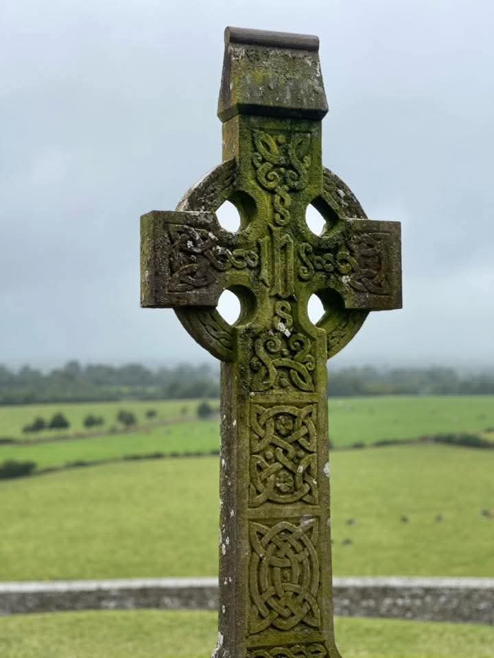 ThisIsIreland3's tweet image. The Celtic Cross is known throughout the world as a symbol of Irish heritage. On any road trip around the beautiful Irish countryside you are likely to see a Celtic stone cross on your travels 💚⛪

#Ireland #Celticcross #Irishheritage #Countryside