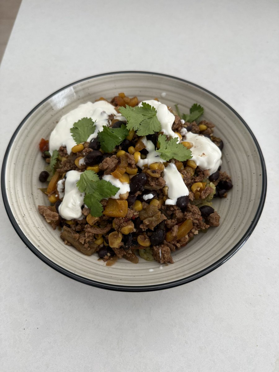Turkey taco bowls over cilantro lime rice for an early dinner today. 😋