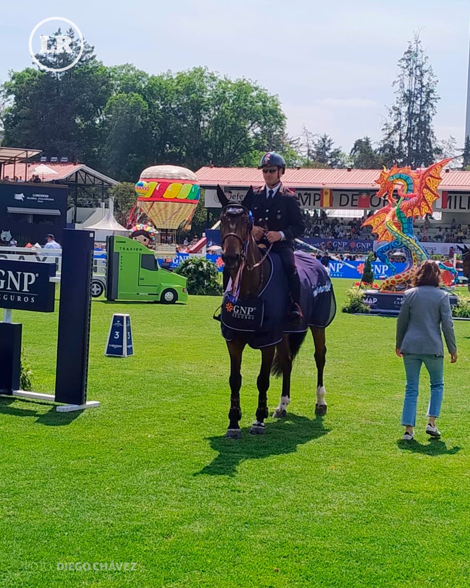 LaRazon_mx's tweet image. ▶️#Foto | El mexicano Arturo Parada termina segundo en el concurso por el Trofeo GNP Seguros en el Longines Global Champions Tour México (@GCT_events)🐎🇲🇽🥈

📹: @EnriqueVil96886