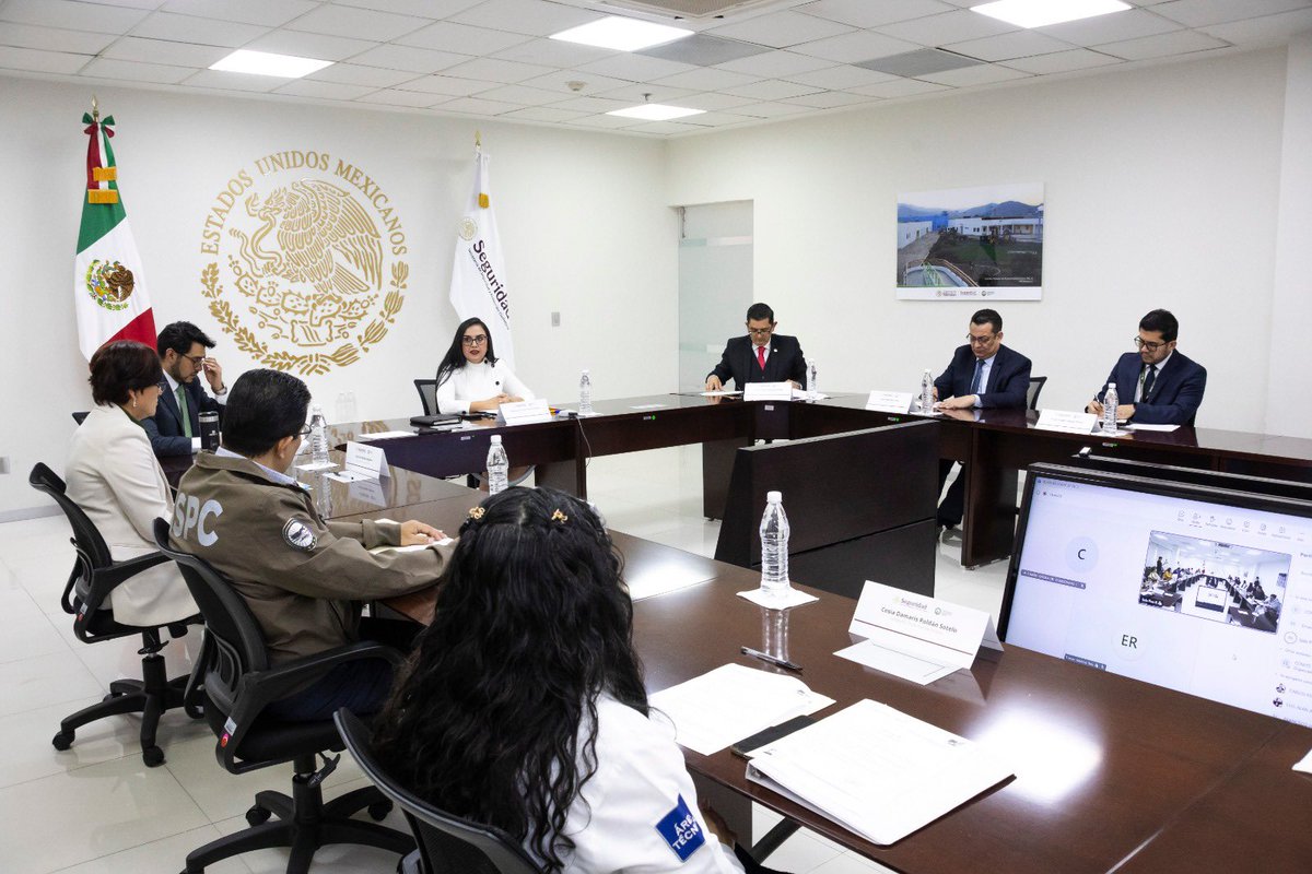 SSPCMexico's tweet photo. Con el objetivo de fortalecer una actuación pública transparente, la #SSPC a través de la @PyRS_Mexico instala el Comité de Ética en su nueva integración. https://t.co/M4i2nGHNVy https://t.co/Oxn26N70Sa