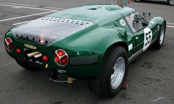 Retromania4ever's tweet image. 🇺🇸🦅 1963 Ford #Lola GT MK6
 4.7-liter #Ford V8 engine. 
(Only 3 units of this model were produced by Lola Cars)
The Lola Mk6 GT served as the design foundation for the Ford #GT40