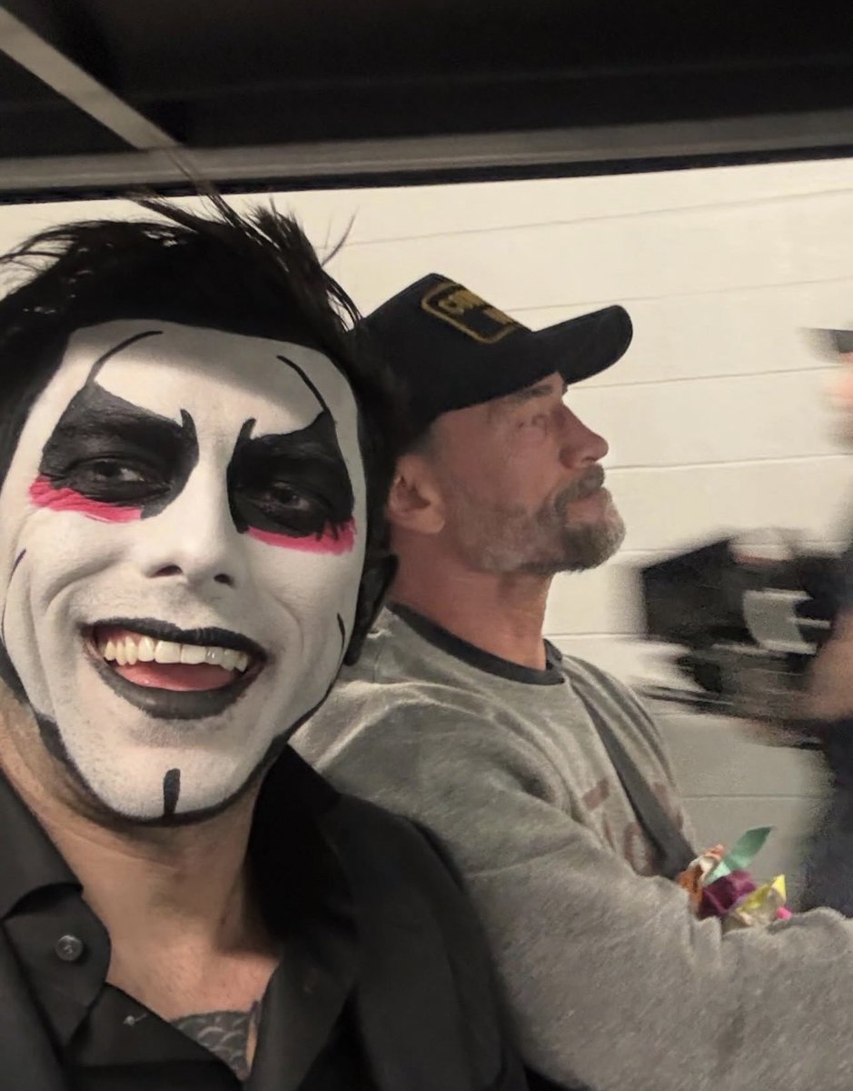 Lucha Libre Online tweet media