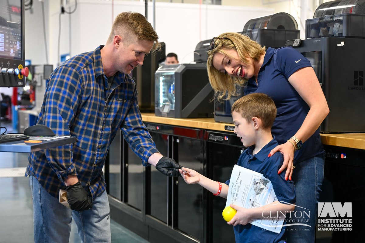 ClintonSUNY's tweet image. All skill levels. Real-world learning. One innovative space.

Today’s Institute for Advanced Manufacturing Open House showcased what hands-on learning can look like.

Learn more about what Clinton can do for you at admissions.clinton.edu.

#WeWork #ClintonSuccess #IAMatClinton
