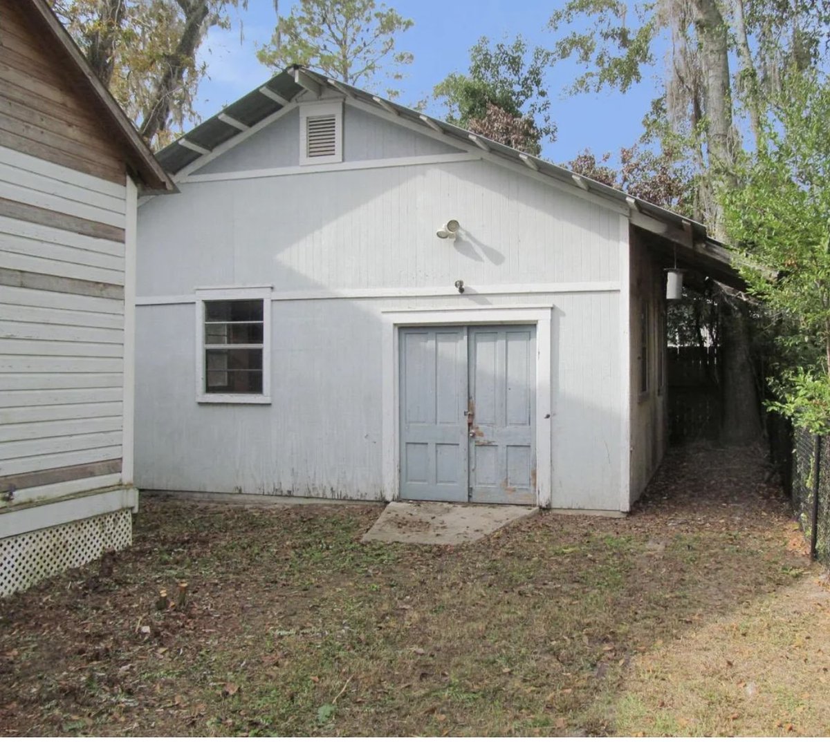 oldhouseunder50's tweet image. $185K. c.1892 #Florida #Victorian-Era #Home. What a darling home! Situated on a quiet corner lot. 
oldhousesunder50k.com/c-1892-florida…