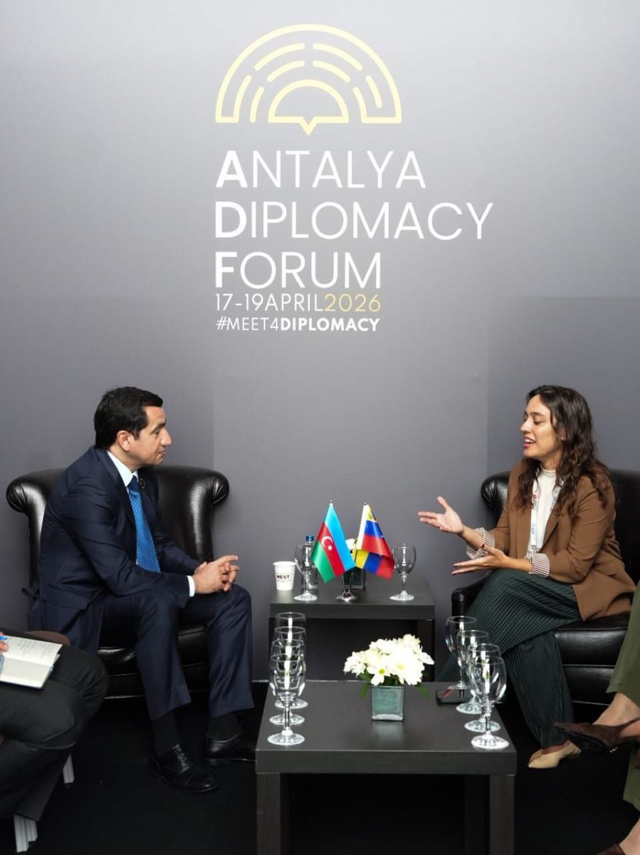 Cancilleria_ve's tweet image. 📰#Noticia | Venezuela afianza alianzas estratégicas en Eurasia y el Sudeste Asiático durante el Foro de Diplomacia de Antalya

La viceministra Andrea Corao, sostuvo encuentros con autoridades de Indonesia, Türkiye, Singapur, Kirguistán y Azerbaiyán. 

mppre.gob.ve/publicacion/71…