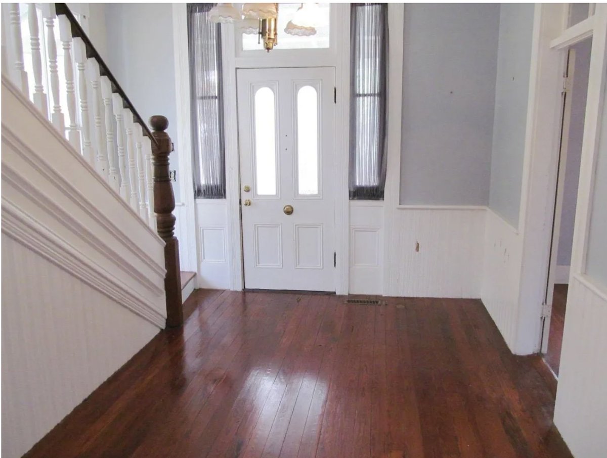 oldhousecalling's tweet image. $185K. c.1892 #Florida #Victorian-Era #Home. What a darling home! Situated on a quiet corner lot. 
oldhousesunder50k.com/c-1892-florida…