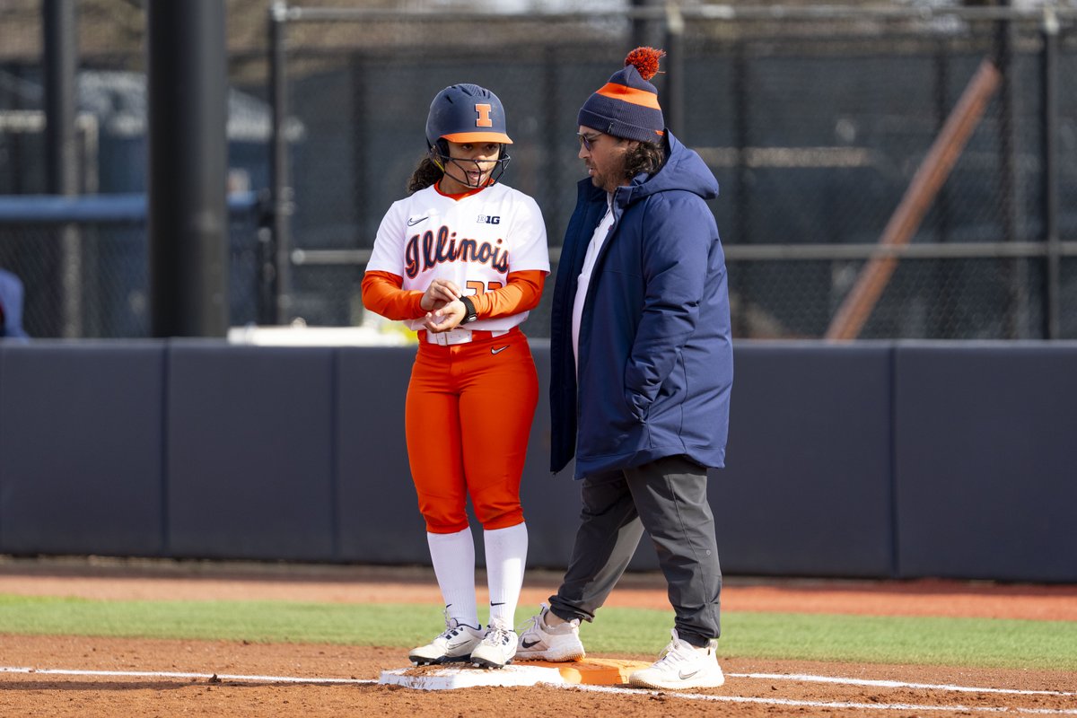 Illinois Softball tweet media