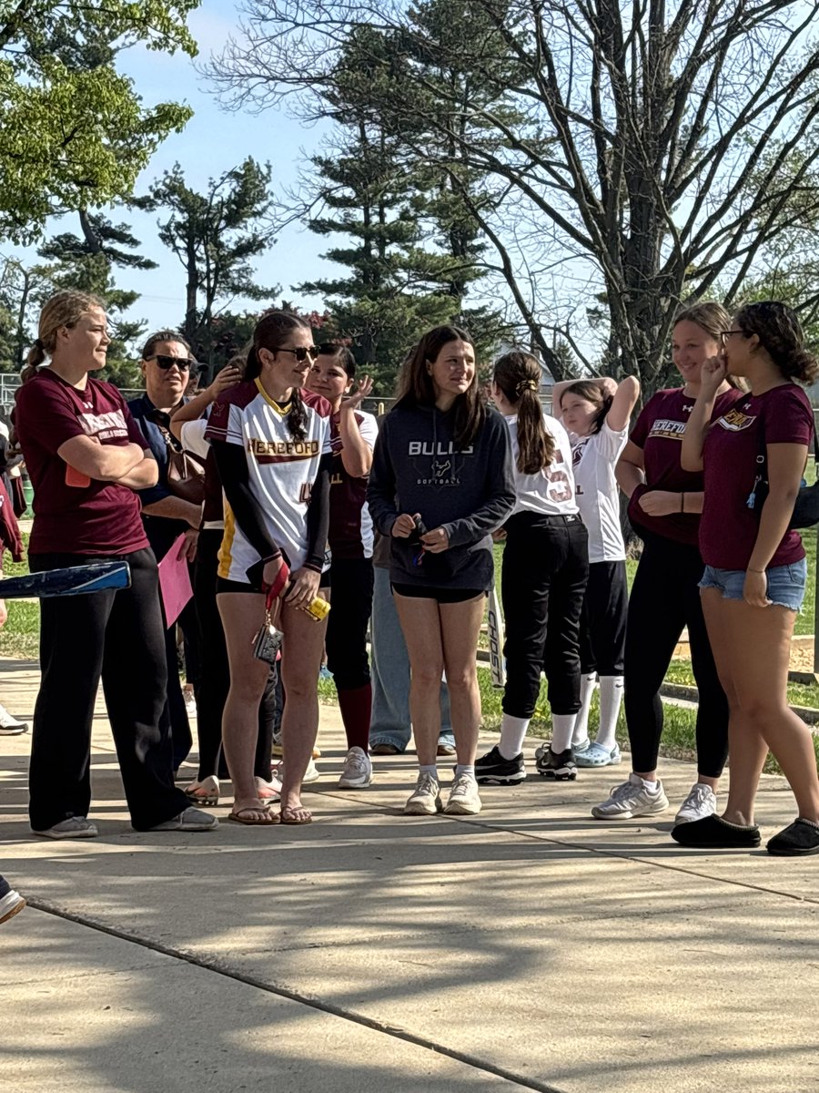 AlexandraF2028's tweet image. I had a great time at Hereford Rec Day! I had so much fun talking to young girls about how much they love softball. I even got to teach some sliding and diving lessons. I love to see how much Hereford softball has grown since I was little! 🥎
#GiveBack
