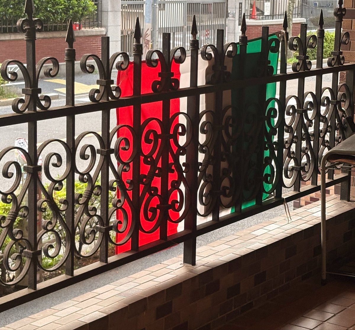 世田谷惜敗、長崎シーズンダブルもまぁミランが勝てば全て良し、今晩2200を寝て待て！

中野で親子の観光客父がロッソネロ、仕事がなきゃ話しかけたんだけどw
ウチってエントランスにイタリア🇮🇹国旗があんだよネ

久しぶりの吉牛、頭大盛がスカスカで哀しい

#VeronaMilan