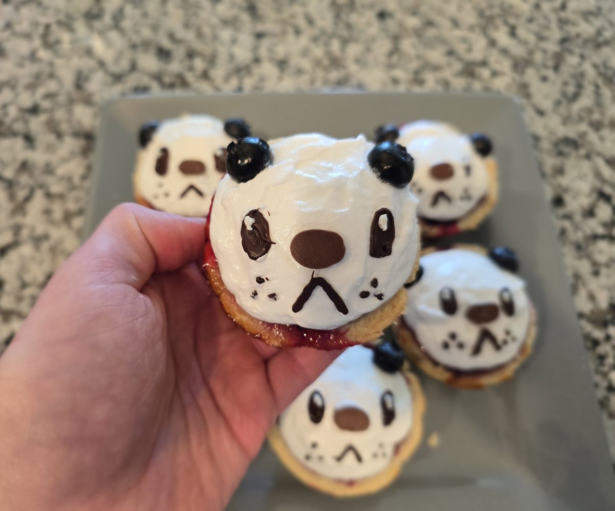 Mazaron 🥐 Cosplayer tweet media