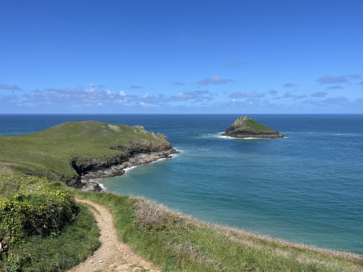 EvocativeCorn's tweet photo. Exploring The Rumps and Puffin Island. Lovely bit of blue! https://t.co/3Fo835Up9k