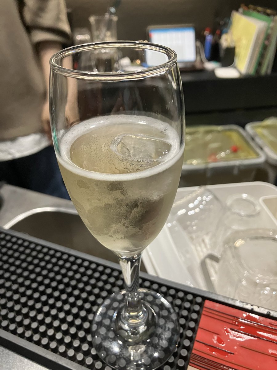 シャンパン数年ぶりにいただいてる