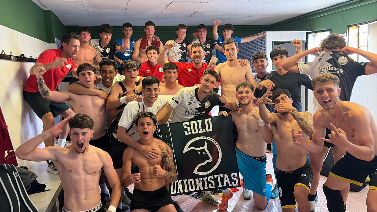 USCFbase's tweet photo. ✅ Grandísima temporada en el debut en División de Honor. 

Todo esfuerzo tiene su merecida recompensa en un equipo que lo peleó todo en cada partido. 

¡Enhorabuena a todos por este año tan bueno en la máxima categoría juvenil! 

#ConstruyendoUSCF🏗️ https://t.co/SepRvkVPCv
