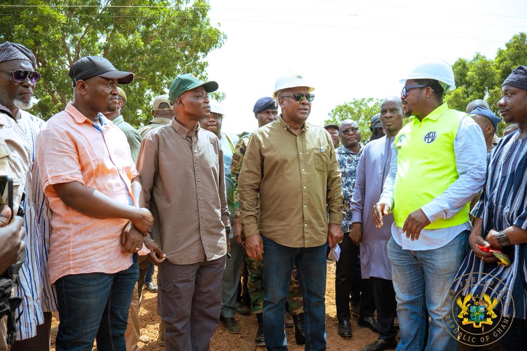Channel1TVGHA's tweet image. [PHOTOS]: President John Dramani Mahama inspects an ongoing three-storey, 300-bed capacity hostel project for the Bimbilla EP College of Education in the Northern Region.

#ChannelOneNews #Education #Bimbilla #Infrastructure #GhanaEducation