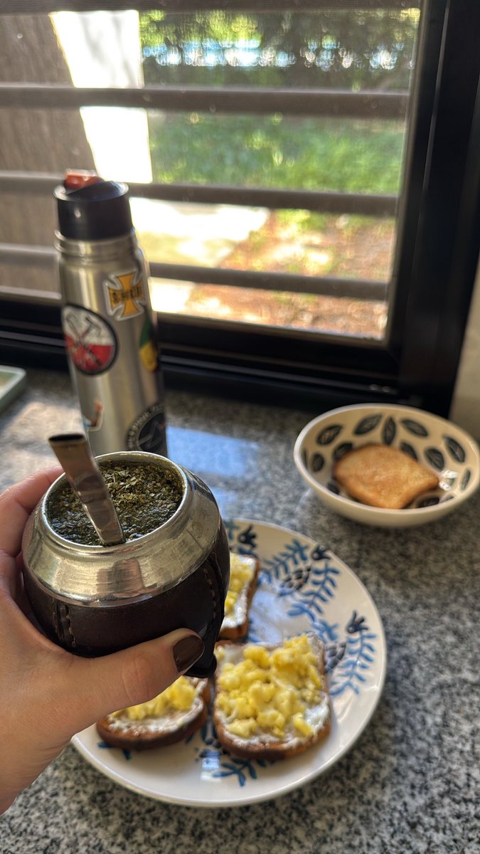 Esto y escuchar los redondos todo el día