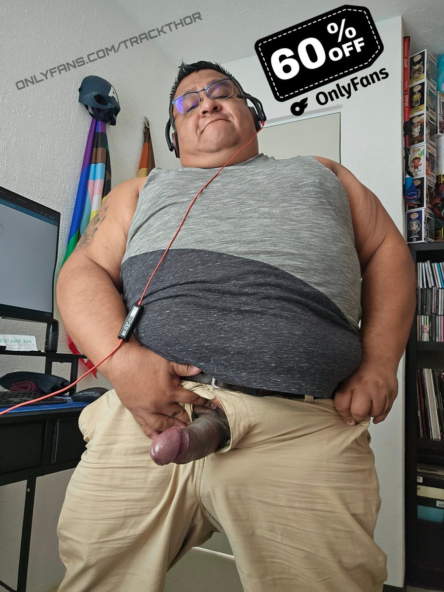 EdyI60185's tweet photo. @trackthors big dick uncutt🤤😋 https://t.co/9TYwxo3cUn