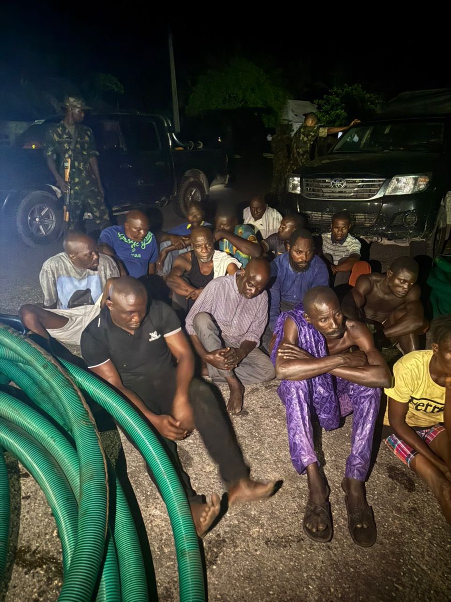 HOW 14 SUSPECTED OIL THIEVES WERE ARRESTED IN LAGOS 

In the early hours of April 16, 2026, troops of the 81 Division acted on credible intelligence about illegal bunkering activities around the Dangote Refinery axis in the Lekki Free Zone area of Lagos State.

At about 1:30