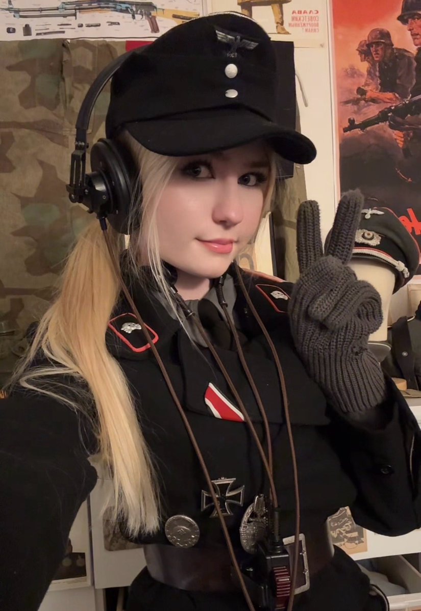 offizieramira tweet media